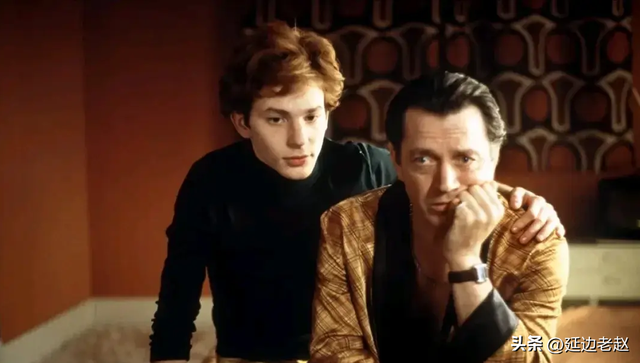 00年的法国也太敢拍了：【干柴烈火】适合晚上一个人的时候看！