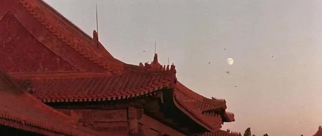 这部在故宫实地取景的电影，讲述的是“普通人”溥仪的一生