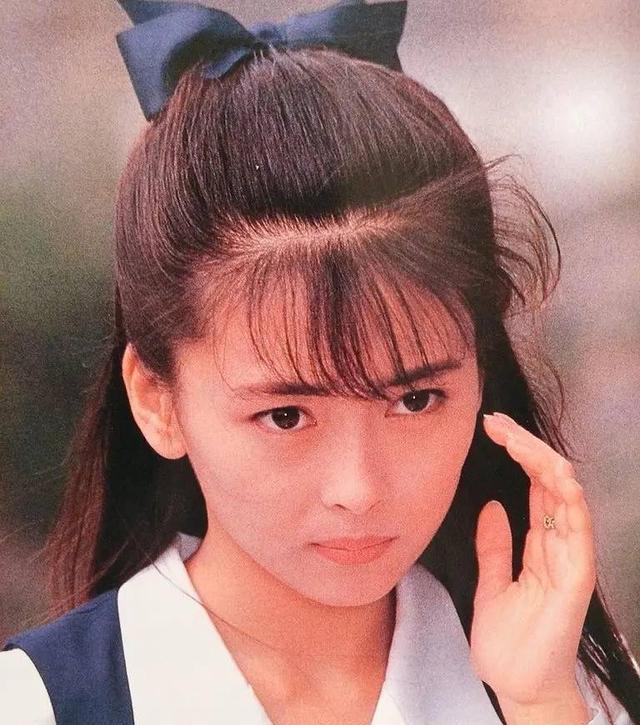 情书女主中山美穗离世，年轻时她有多红？看她搭档的男明星就知道