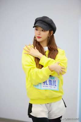 孔雪儿哽咽发言(《青春有你2》第一次排名公布 孔雪儿卡9进出道位)