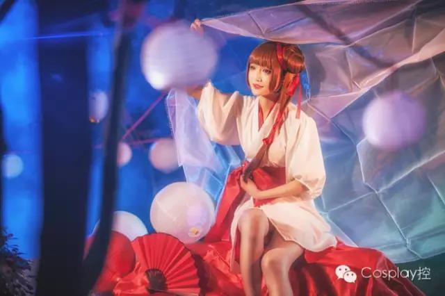超还原的《吸血姬美夕》，造型美，背景棒，美夕仙如画！