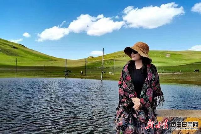 甘肃作家严英秀首部长篇小说《狂流》出版发行