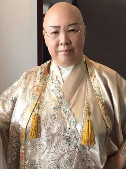 费玉清姐姐35岁当尼姑，70岁欠下四千万高利贷，俩弟弟也吃不消了