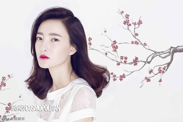 女星一幅古典风写真美出边际 王丽坤一个回眸，气质收不住