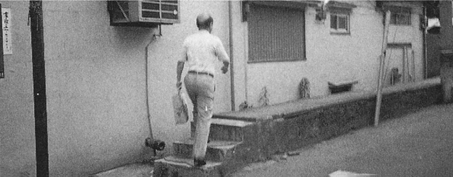 你看那些建筑,精心设计却又毫无用处