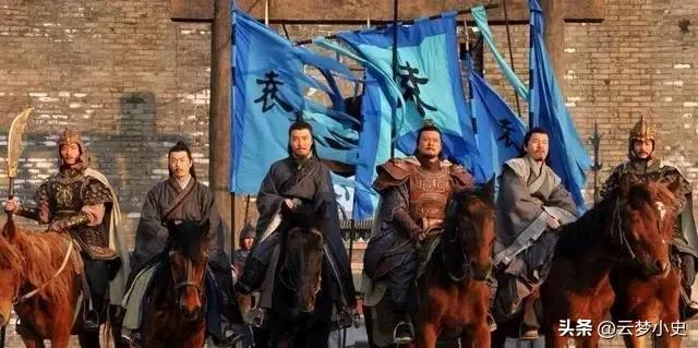 官渡之战:智勇双全的较量,历史舞台上的一场心理游戏