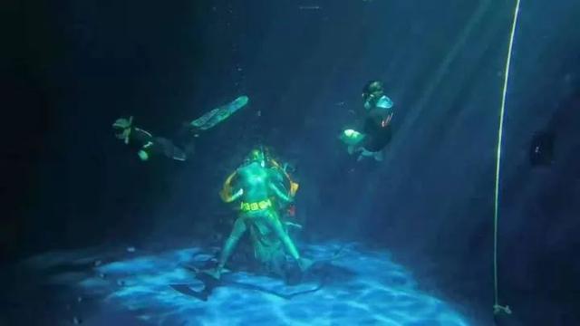 全网刷屏！这段又燃又梦幻的“水中飞天”舞蹈，你一定要看