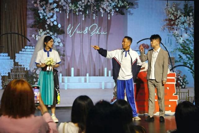 山东多地开演！著名喜剧人侯振鹏、郭阳、郭亮领衔主演融喜剧《意外的婚礼》