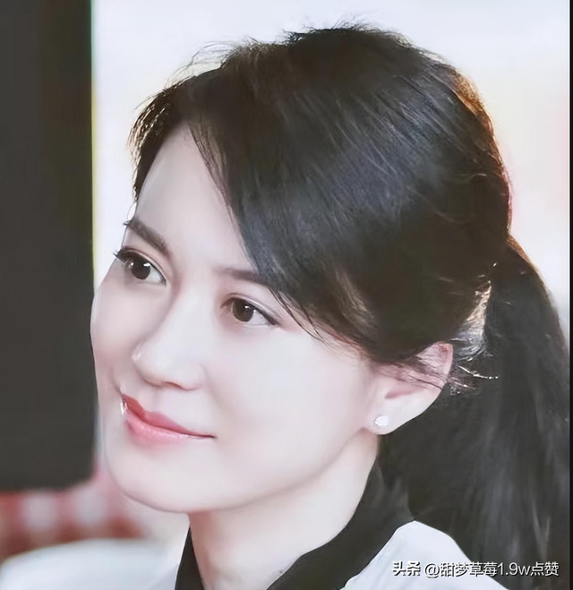 4位女星“天生富贵相”,五官凑在一起,美貌与气质并存