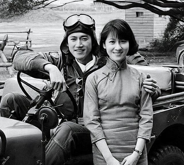 飞行员爱人走后,沦落风尘,包养男人:《一把青》朱青的堕落史