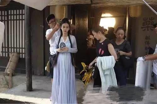 baby罕见孕照曝光，“从怀孕到生宝宝”就在一瞬间