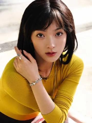 半藏森林:从争议中走出的网络红人