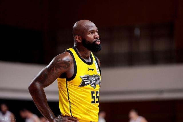 威姆斯霸气发文！琼斯加盟广东不成，示爱辽篮，易建联康复倒计时