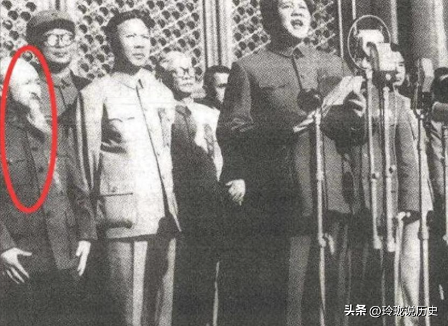 1949年开国大典,“洪门大佬”为何能登楼观礼?周总理为他主持葬礼