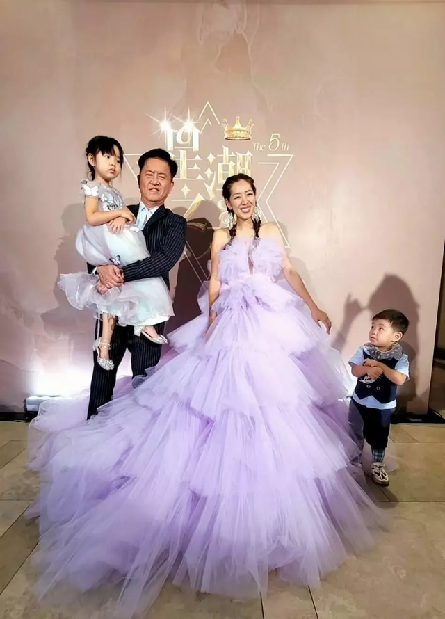 台湾艺人刘伊心:靠着“作”出圈,却把握热度达到自己人生目标