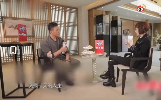 胡军13岁儿子康康近照曝光,身高直逼父亲,总裁气质依旧不减