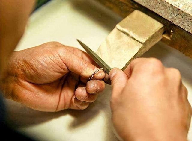 农村老话“百艺百穷，无艺成龙”，“成龙”特指什么，是什么意思