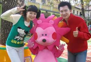 耿晨晨(这两位熟悉的主持人，原来是夫妻？搭档了21年，儿女双全却被骂惨)