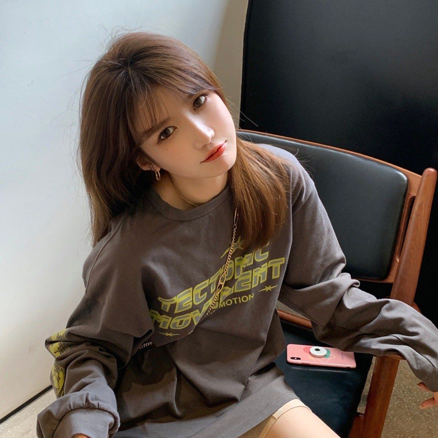 许凯情史又被扒？与前女友大量亲密照流出，镜头前搂腰亲吻撒狗粮