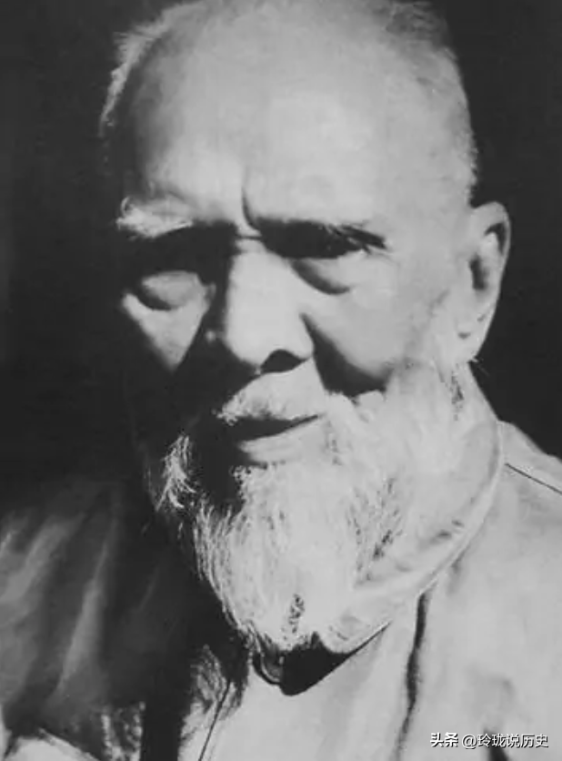 1949年开国大典,“洪门大佬”为何能登楼观礼?周总理为他主持葬礼