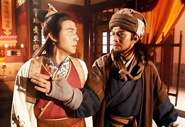 乔峰为何能暴打慕容复？金庸：将乔峰、慕容复的绰号读一遍就懂了