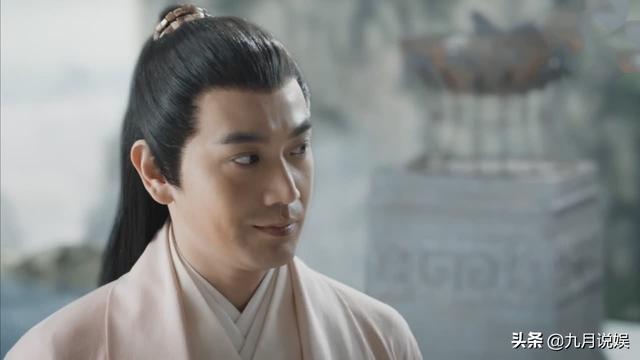 折颜也是远古上神,实力不输墨渊,为什么不亲自教白浅?原因有三