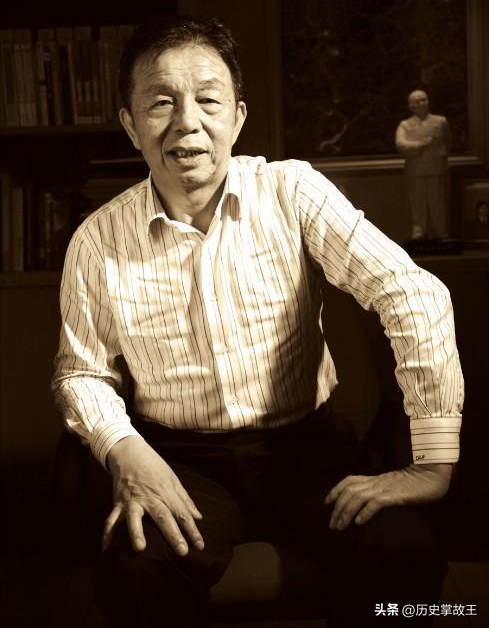 靠卖“女性用品”身家百亿的他，儿子娶豪门白富美，自己却吃泡面