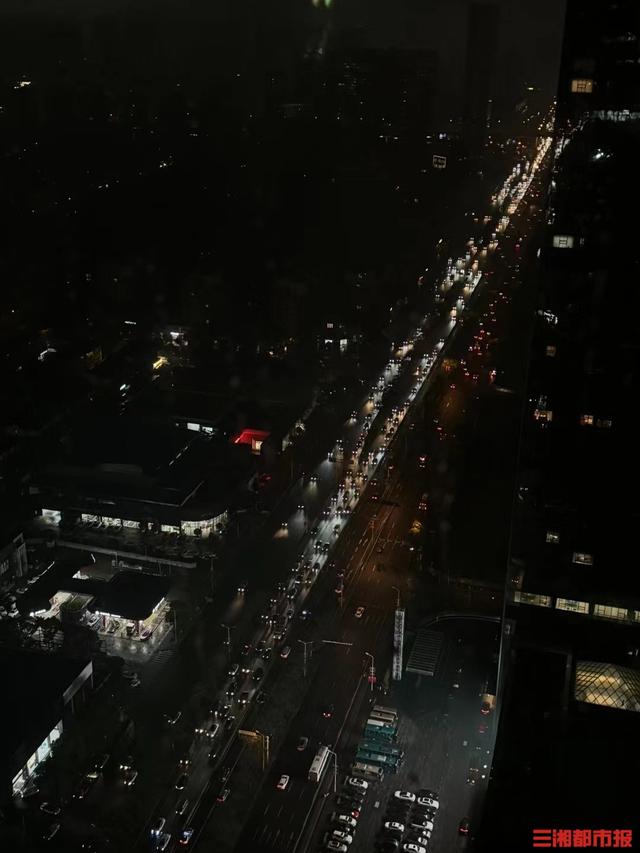 正午时分，长沙现“黑夜”