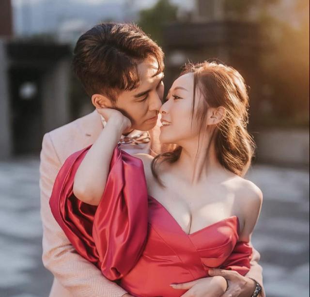 晒照宣布结婚！TVB童星穿桃红色礼服晒事业线，结束11年爱情长跑