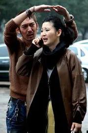 《青春四十》:不惑之年的青春狂欢