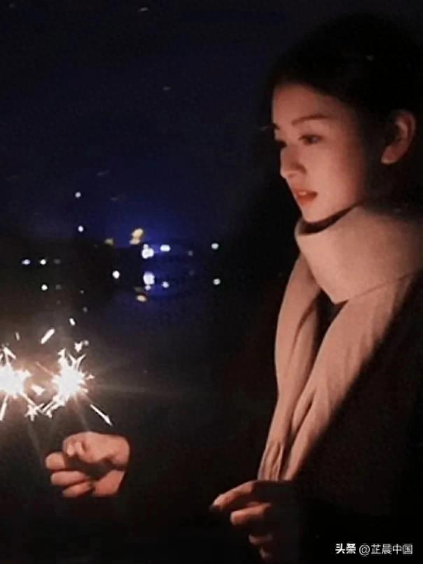 他们的身体越靠越近,江聿风能感受到韩芸汐急促的呼吸…