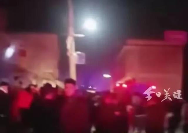 突发！河南澡堂坍塌生死瞬间，有人接电话逃过一劫，详情披露