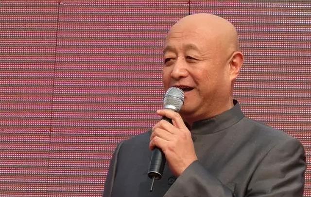 陈寒柏：指责郭德纲欺师灭祖，辱骂北京足球队，认5个干爹当靠山