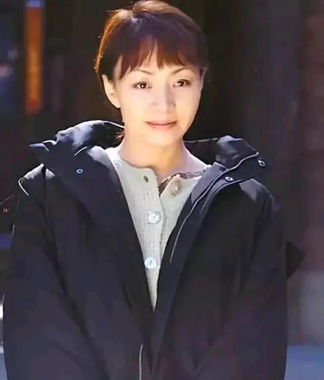 宋丹丹和第一任丈夫离婚，他说：娶过你做我的老婆，已经很幸福了