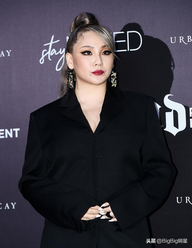 李彩琳（CL）现身街头 还是很好看