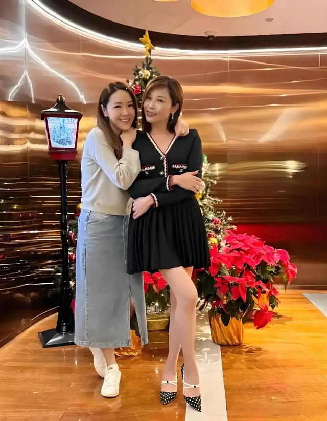 陈妙瑛向海岚现身TVB颁奖,旧日恩怨能否一笑泯恩仇?