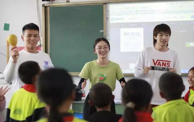 “那年夏天，我赚到了自己的第一桶金！”高考结束后的暑假，你做了哪些事？