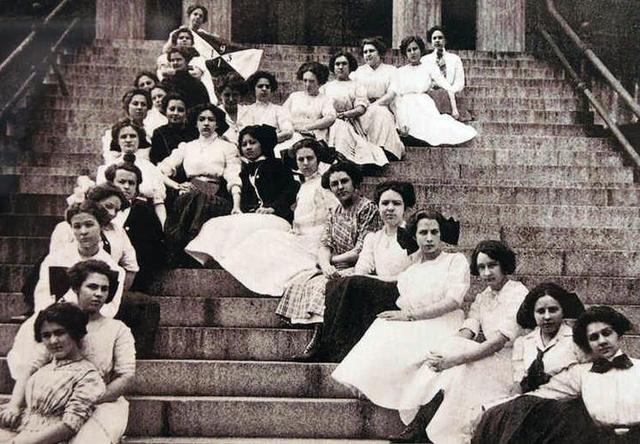 宋庆龄为何一生无子？去世后，医院检查时才发现她的子宫已摘除