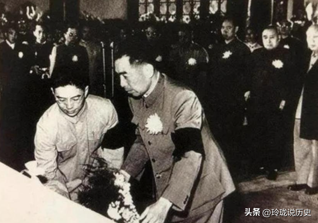 1949年开国大典,“洪门大佬”为何能登楼观礼?周总理为他主持葬礼