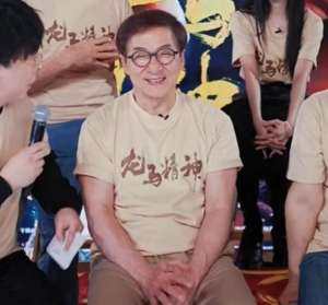 成龙多少岁了(69岁的成龙状态太好了过人的健康与精力在于这6个字)