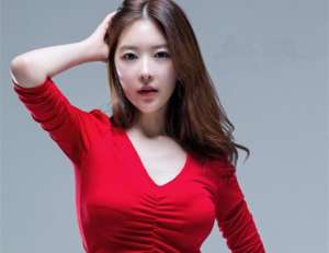 金柳妍电影(她是韩国国民妖精，内衣外穿走红毯，演情色电影被质疑假戏真做)