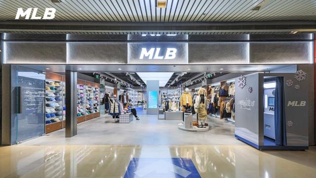 MLB品牌羽绒系列上新,品牌大使张凌赫现身「MLB超搭灵感日」