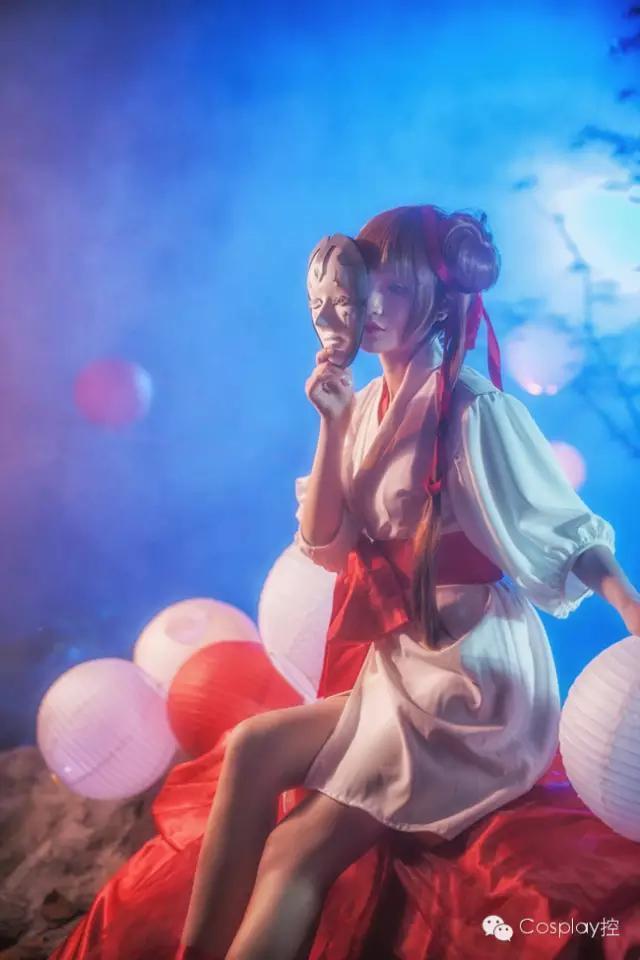 超还原的《吸血姬美夕》，造型美，背景棒，美夕仙如画！