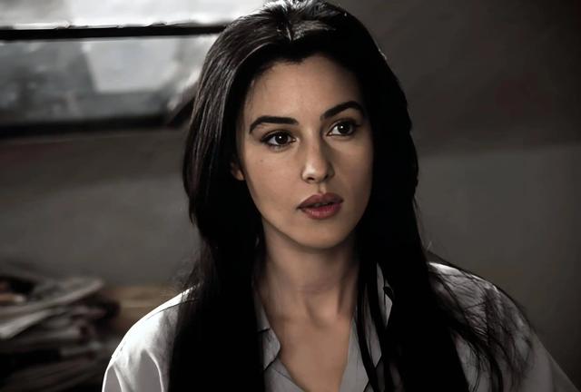 “地球球花”、“世界第一美女”的莫妮卡·贝鲁奇，谁能顶得住