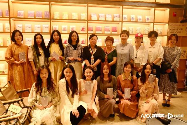 她们谈论“新女性写作”：强有力、有主体性地去平视整个世界