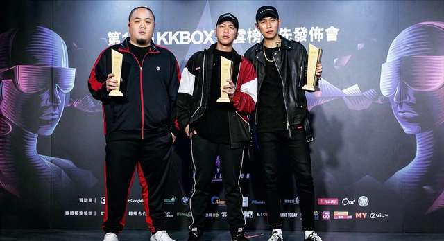 娱乐圈又一歌手结婚：从叛逆少年变成熟男人之后，迎娶了前女友