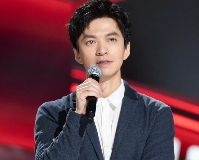 李健翻唱《在水一方》,韩红泪洒现场:音乐,直击灵魂的温柔力量