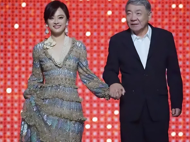 《甄嬛传》13年后重聚，孙俪冷落李学东一幕，揭开娱乐圈残酷真相