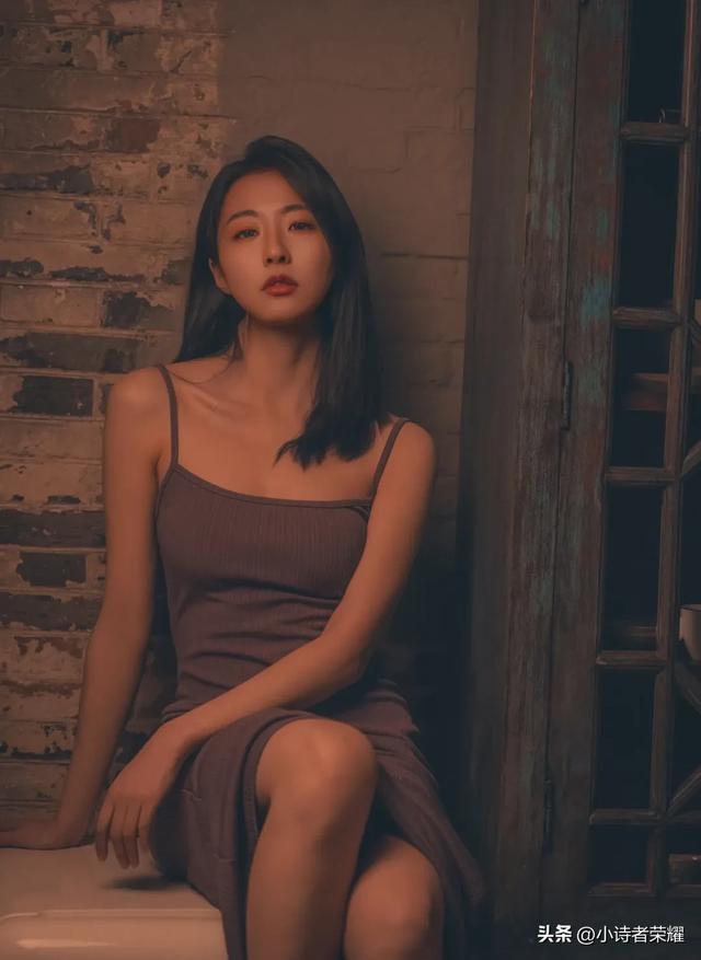 关于描写孤独少妇情感的诗词,七律《少妇独守空闺》含古风赏析