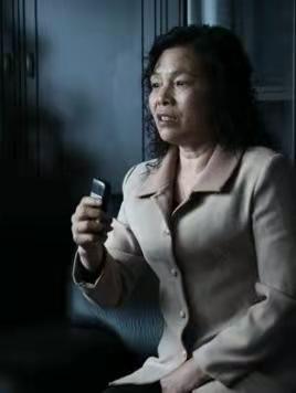 真实的《温州一家人》：丈夫累死儿子溺亡后，一家三口地下相聚